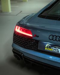 Audi R8 V10 back